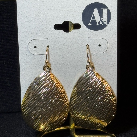 A&I Gold Tone Textured Tear Drop Earrings 1.75inch approx - Picture 7 of 9